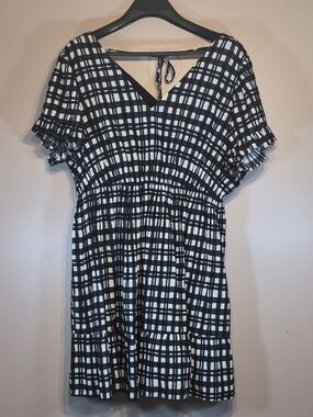 Terra & Sky Black and White Plaid V-Neck Tunic